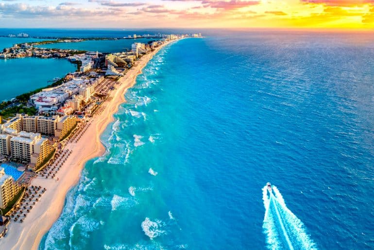 CANCÚN: O DESTINO INTERNACIONAL MAIS DESEJADO DA AMÉRICA — GUIA COMPLETO PARA UMA VIAGEM INESQUECÍVEL AO CARIBE MEXICANO! em Cachoeira